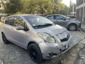 Photo - Toyota Yaris 2008 Purple