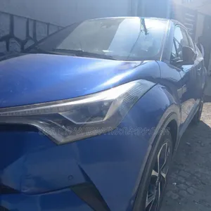 Photo - Toyota C-HR 2020 Blue