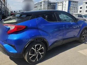 Toyota C-HR 2020 Blue
