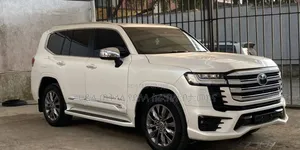 Toyota Land Cruiser 2023 White