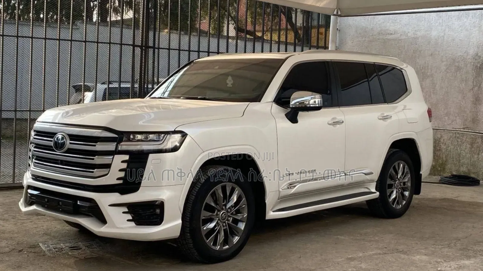Toyota Land Cruiser 2023 White