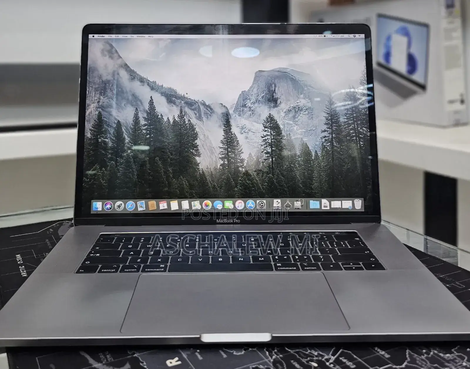 New Laptop Apple MacBook Pro 2019 16GB Intel Core I7 SSD 512GB