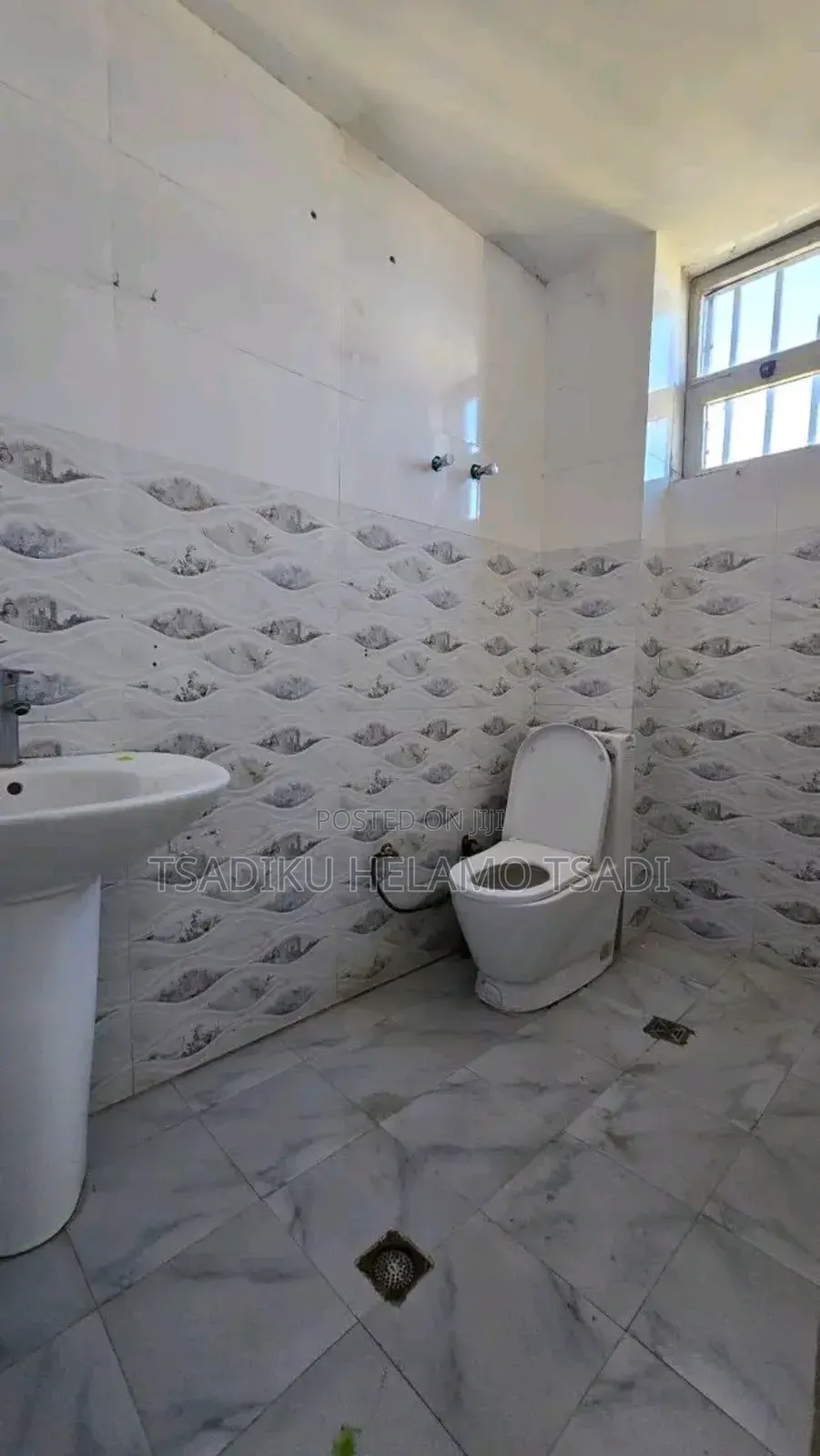 Furnished 3bdrm Condo in 40/60, Bole for sale