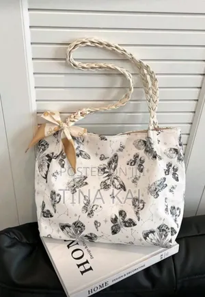 Butterfly Decor Tote Bag