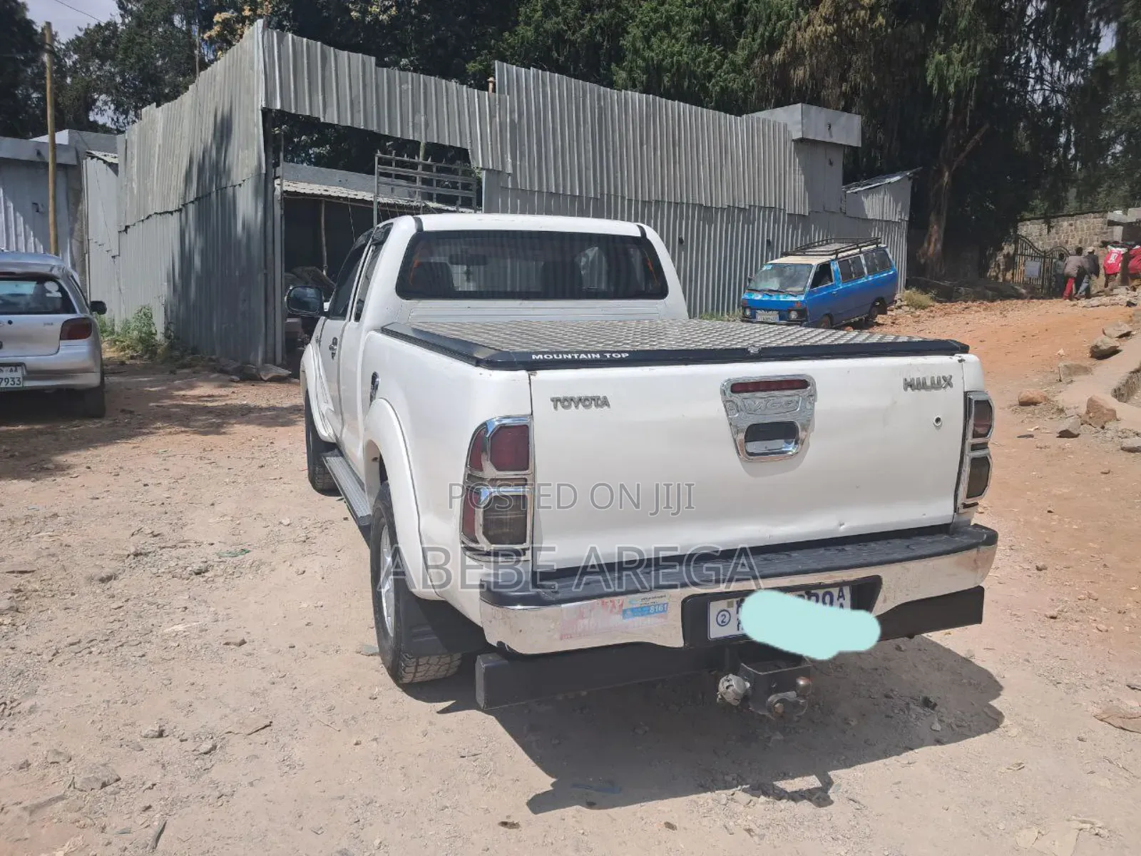 Toyota Hilux 2.5 D-4D 4X4 SRX 2011 White