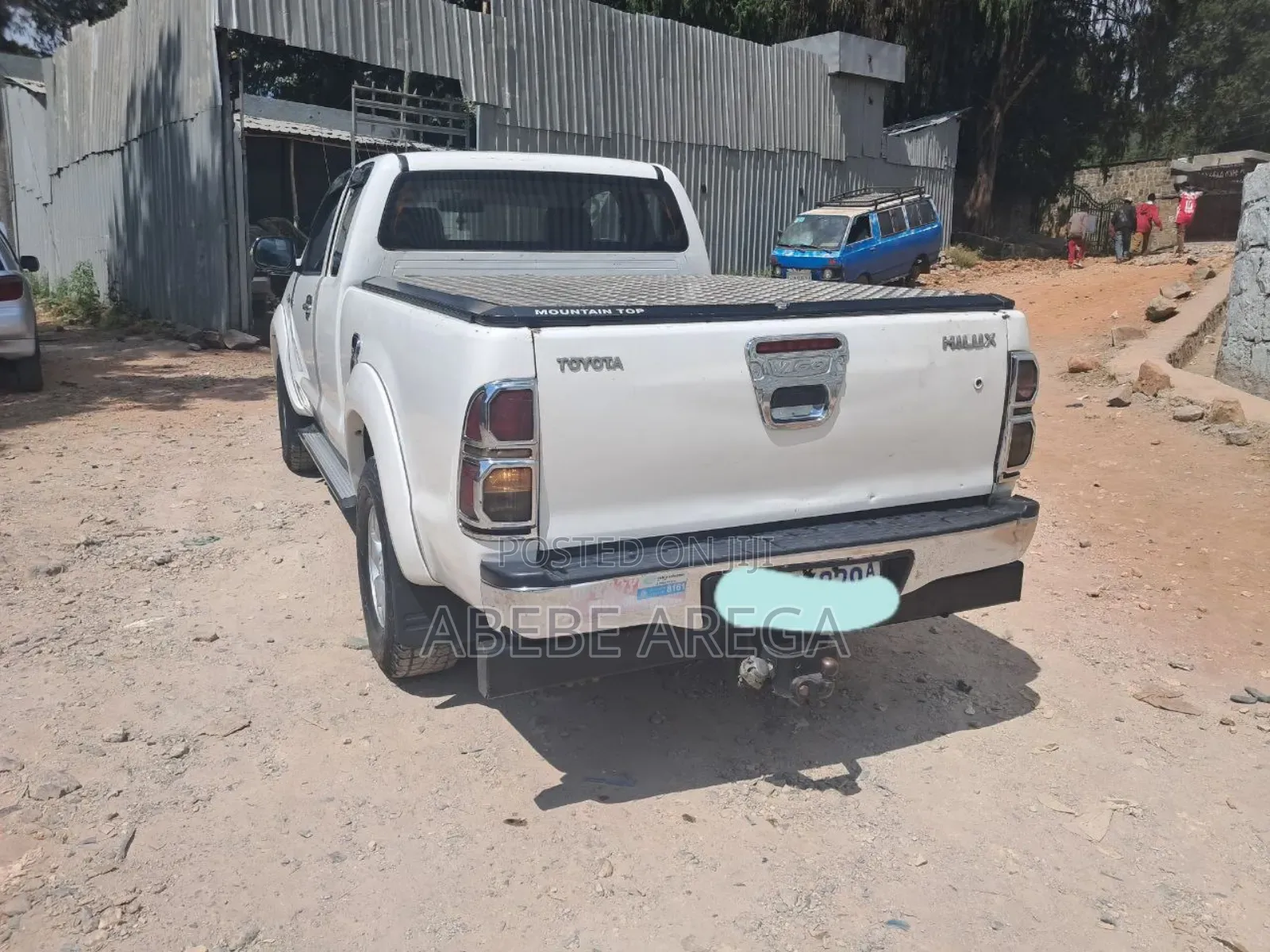 Toyota Hilux 2.5 D-4D 4X4 SRX 2011 White