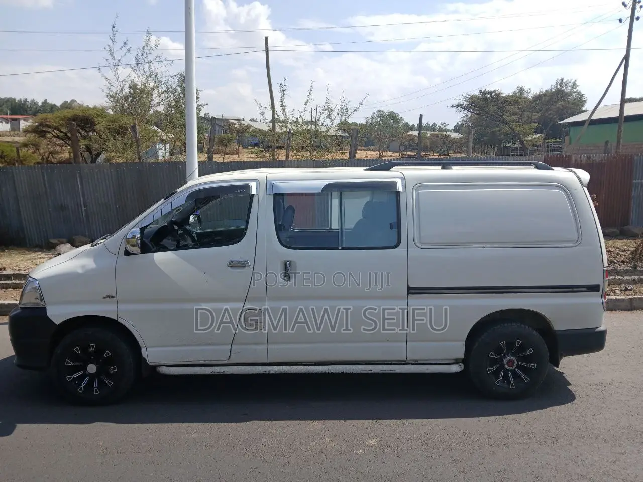 Toyota HiAce 2008 White