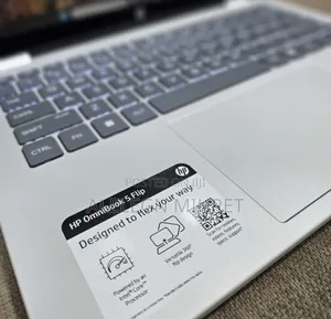 New Laptop HP OmniBook 5 Flip 16GB Intel Core I7 SSD 512GB
