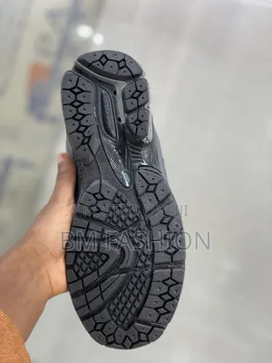 Sleek Black New Balance_streetwear Ready