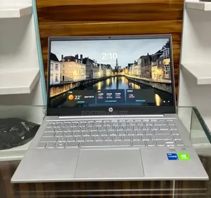 New Laptop HP OmniBook 5 Flip 14-Fp0023dx 16GB Intel Core 7 SSD 512GB