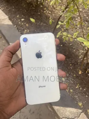 Photo - Apple XR 64 GB White