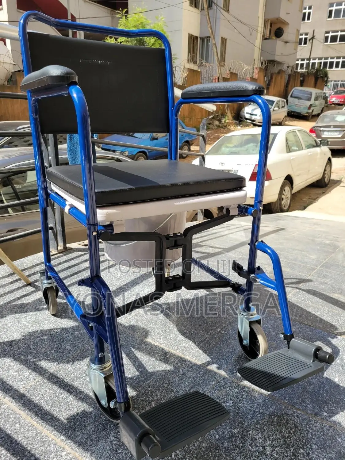 Toilet Commode Chair告僉a Wheelchair, or Bedside Commode Chair慘飆pot Cher