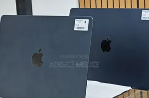 New Laptop Apple MacBook Air 2025 M4 13-Inch 16GB Apple M4 SSD 256GB