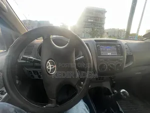 Toyota Hilux 2008 Gold