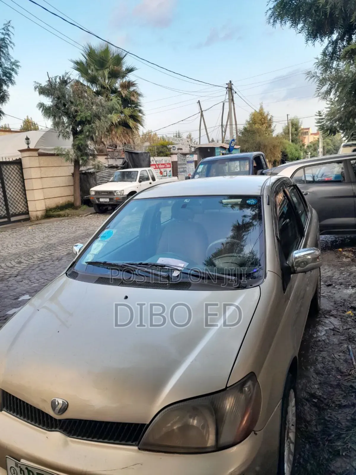 Toyota Platz 1.0 FWD 2001 Gold