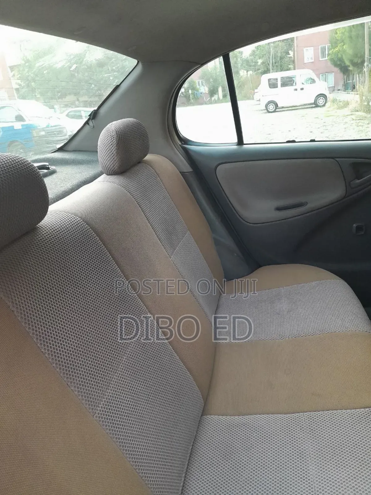 Toyota Platz 1.0 FWD 2001 Gold