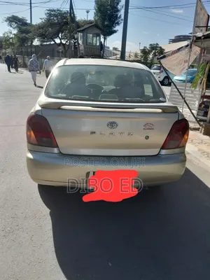 Toyota Platz 1.0 FWD 2001 Gold