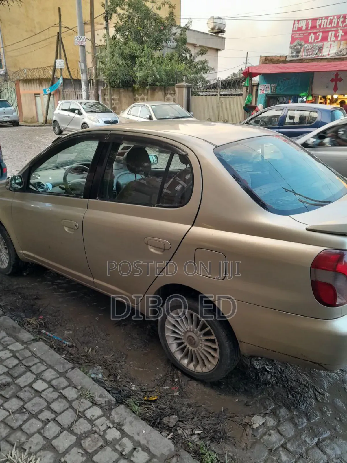 Toyota Platz 1.0 FWD 2001 Gold