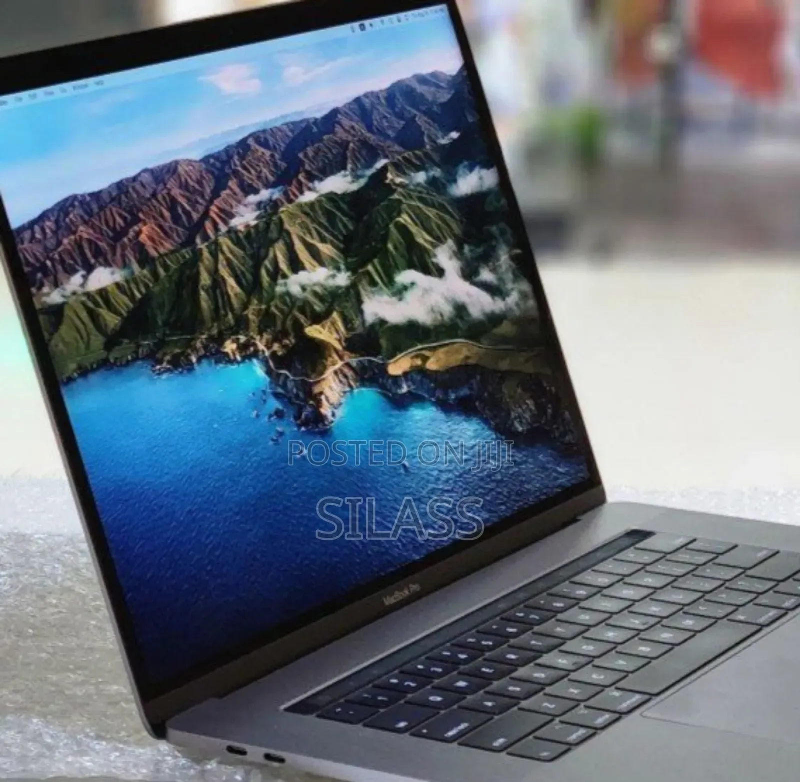 New Laptop Apple MacBook Pro 2017 16GB Intel Core I7 SSD 512GB