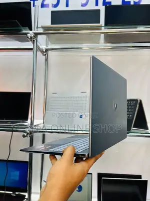 New Laptop HP Pavilion 10 16GB AMD Ryzen 7 SSD 512GB