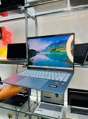 New Laptop HP Pavilion 10 16GB AMD Ryzen 7 SSD 512GB