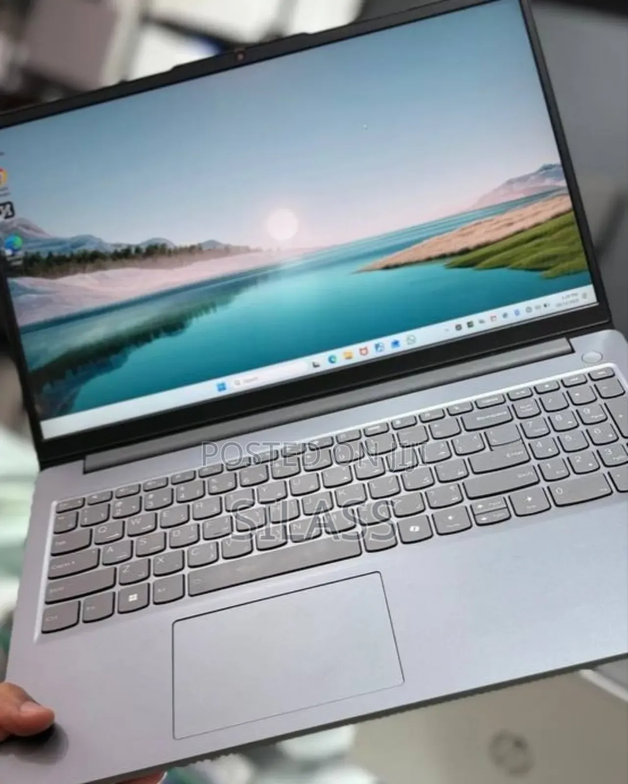 New Laptop Lenovo LOQ 15ARP9 16GB Intel Core I5 SSD 512GB