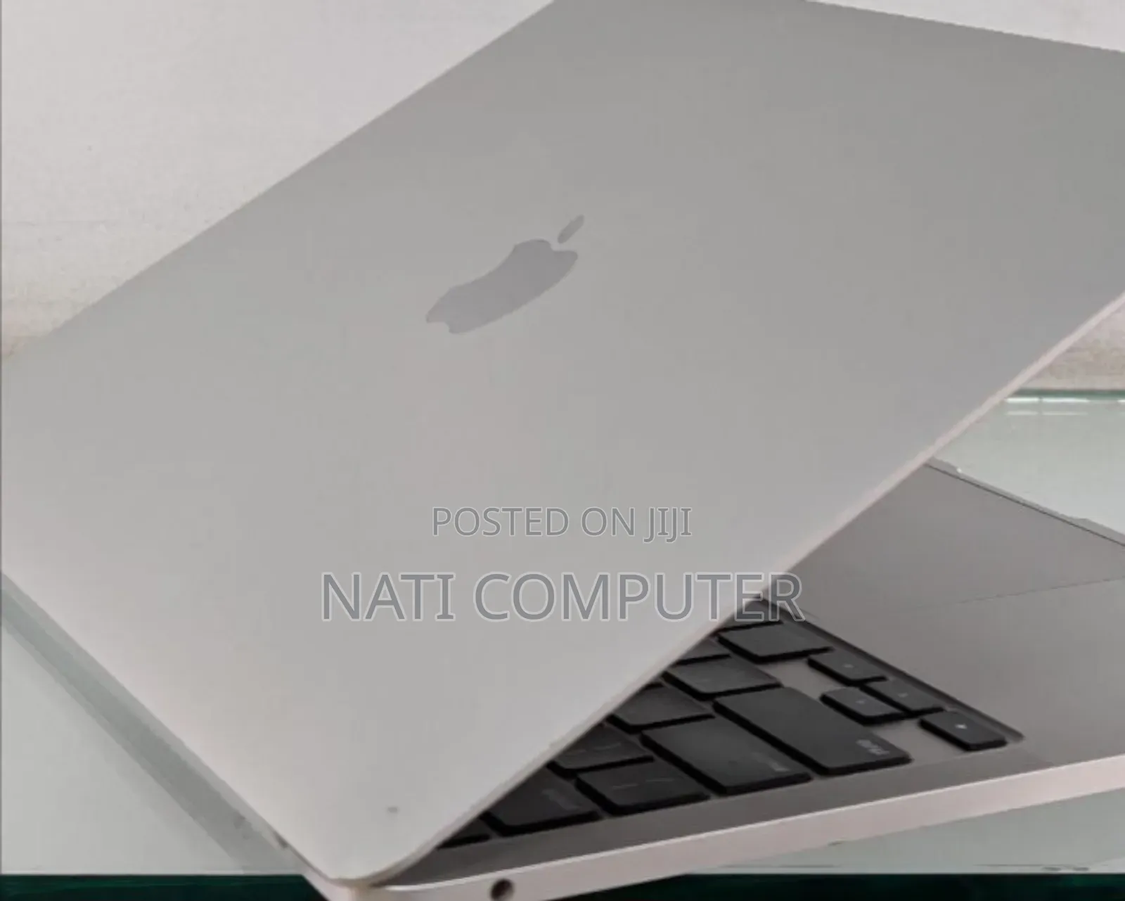 New Laptop Apple MacBook Pro 2022 M2 8GB Intel Core M2 SSD 256GB
