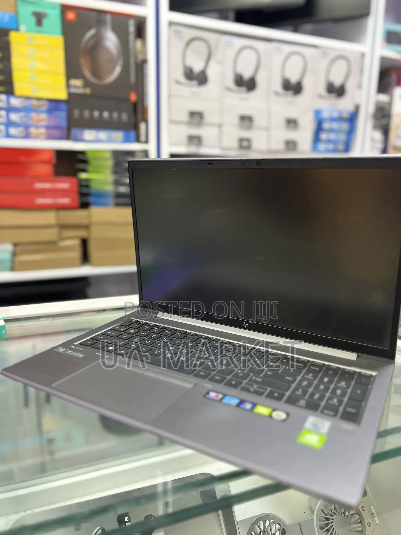 New Laptop HP ZBook Firefly 15 G7 16GB Intel Core I7 SSD 512GB