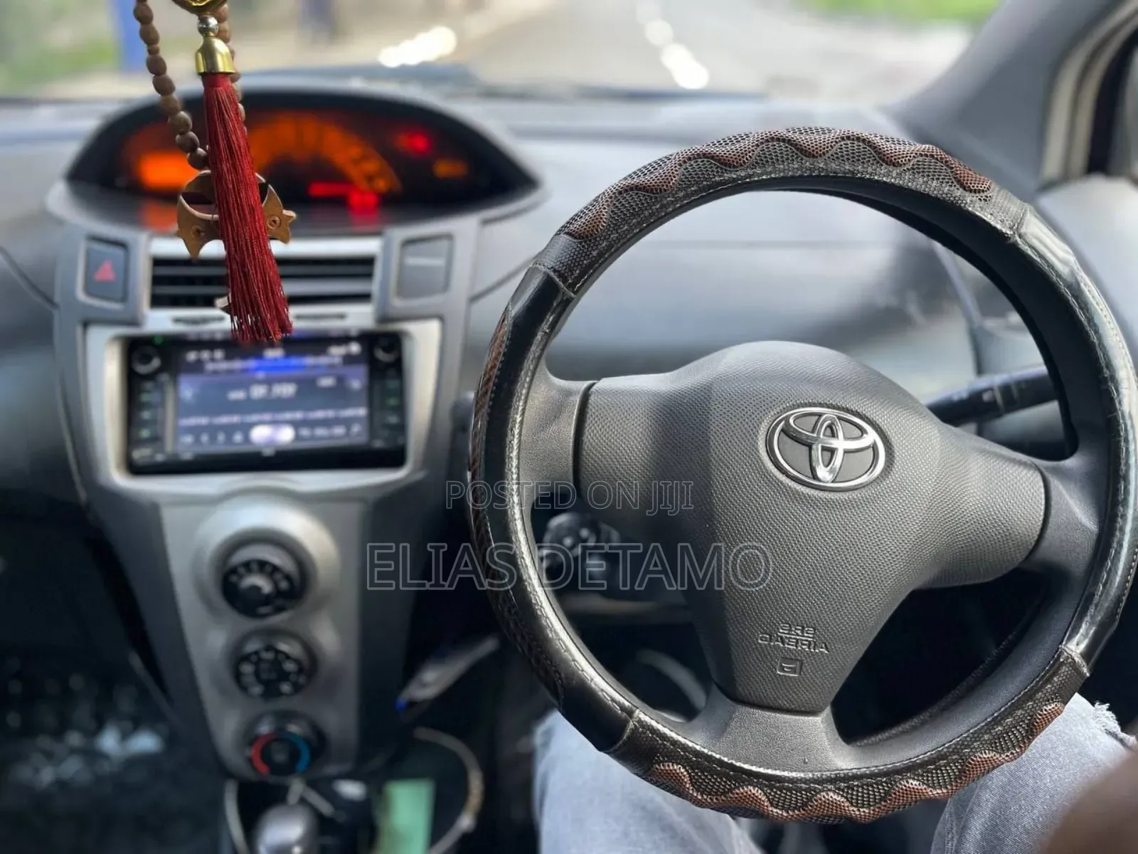 Toyota Yaris 2011 Red