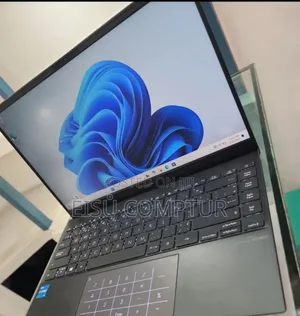 New Laptop Asus ZenBook UX303UA 8GB Intel Core i5 SSD 512GB