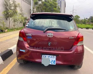 Toyota Yaris 2011 Red