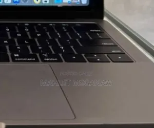 Photo - New Laptop Apple MacBook Pro 2019 8GB Intel Core I5 SSD 512GB