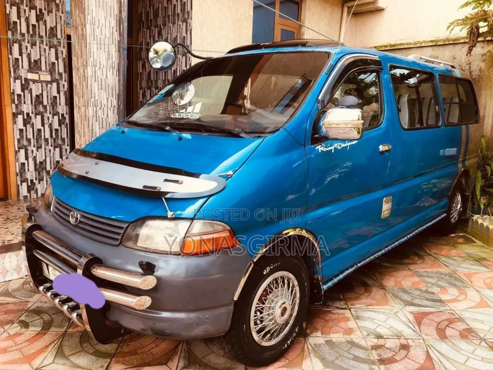 Toyota HiAce 2000 Blue