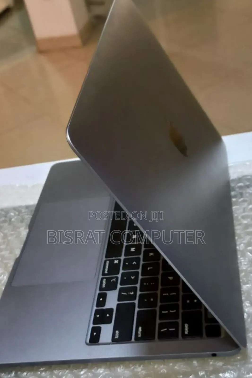 New Laptop Apple MacBook Pro M1 8GB Apple M1 Pro SSD 256GB