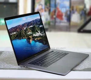 New Laptop Apple MacBook 2017 16GB Intel Core I7 SSD 512GB