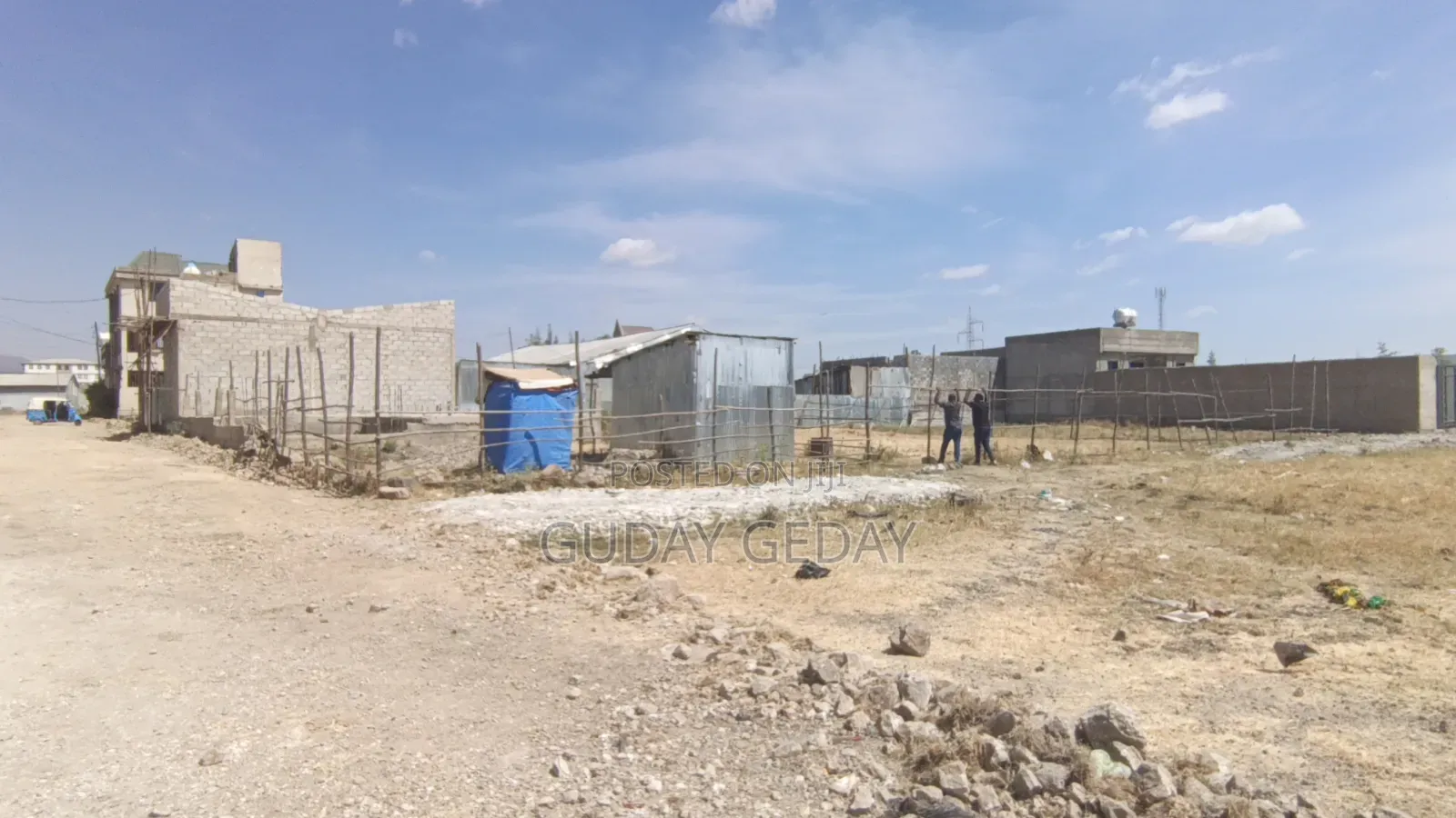 500 ካሬ ቦታ ዱከም ከአስፓልት ቅርብ