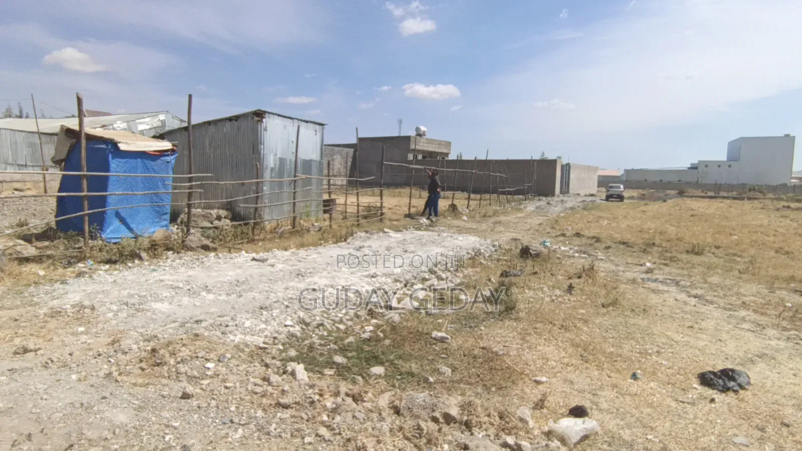 500 ካሬ ቦታ ዱከም ከአስፓልት ቅርብ