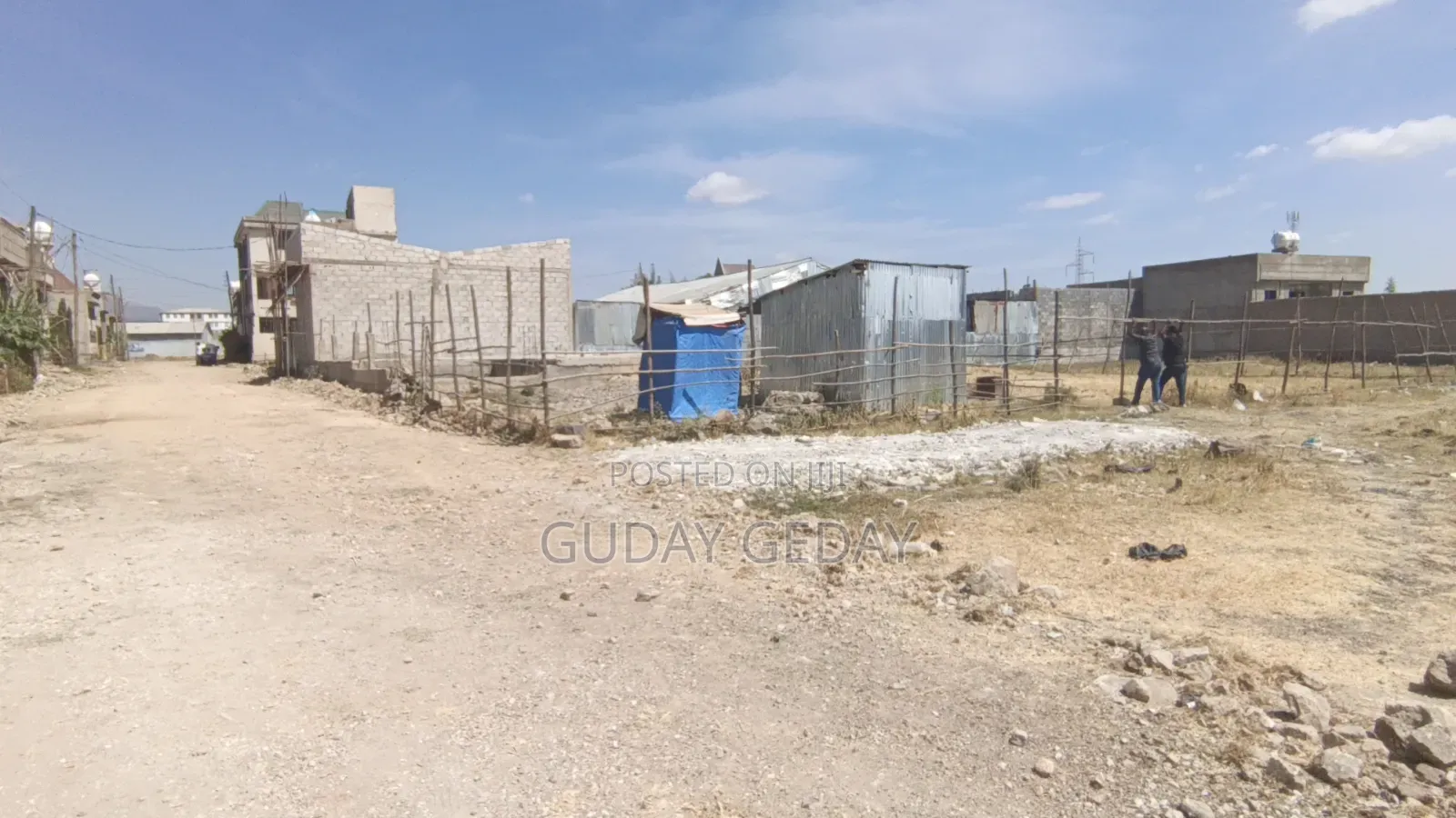 500 ካሬ ቦታ ዱከም ከአስፓልት ቅርብ