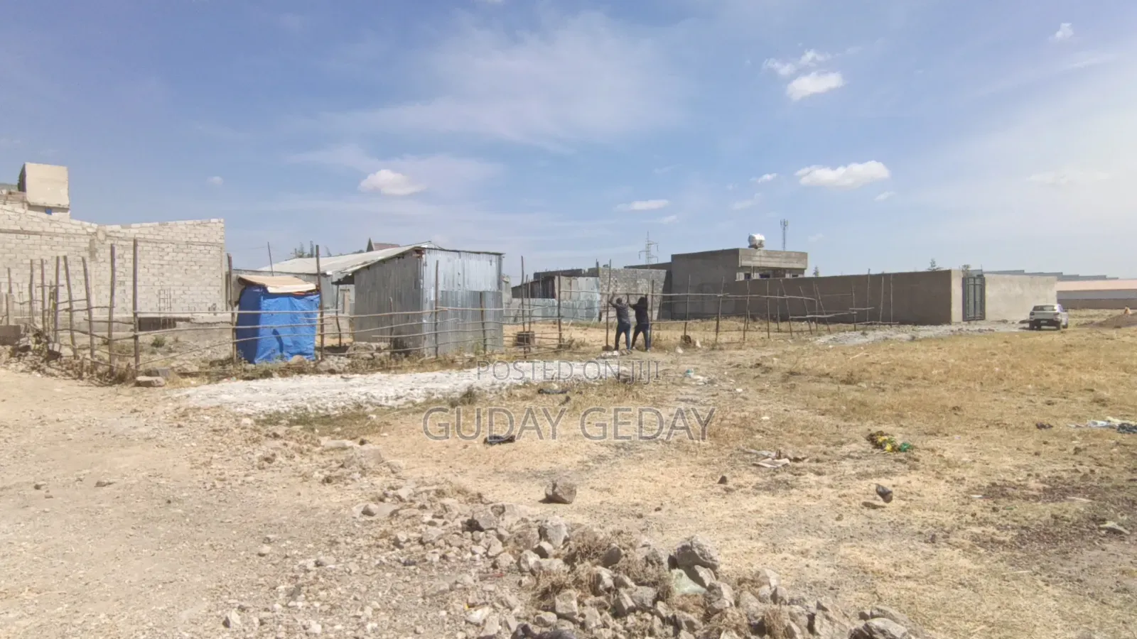 500 ካሬ ቦታ ዱከም ከአስፓልት ቅርብ