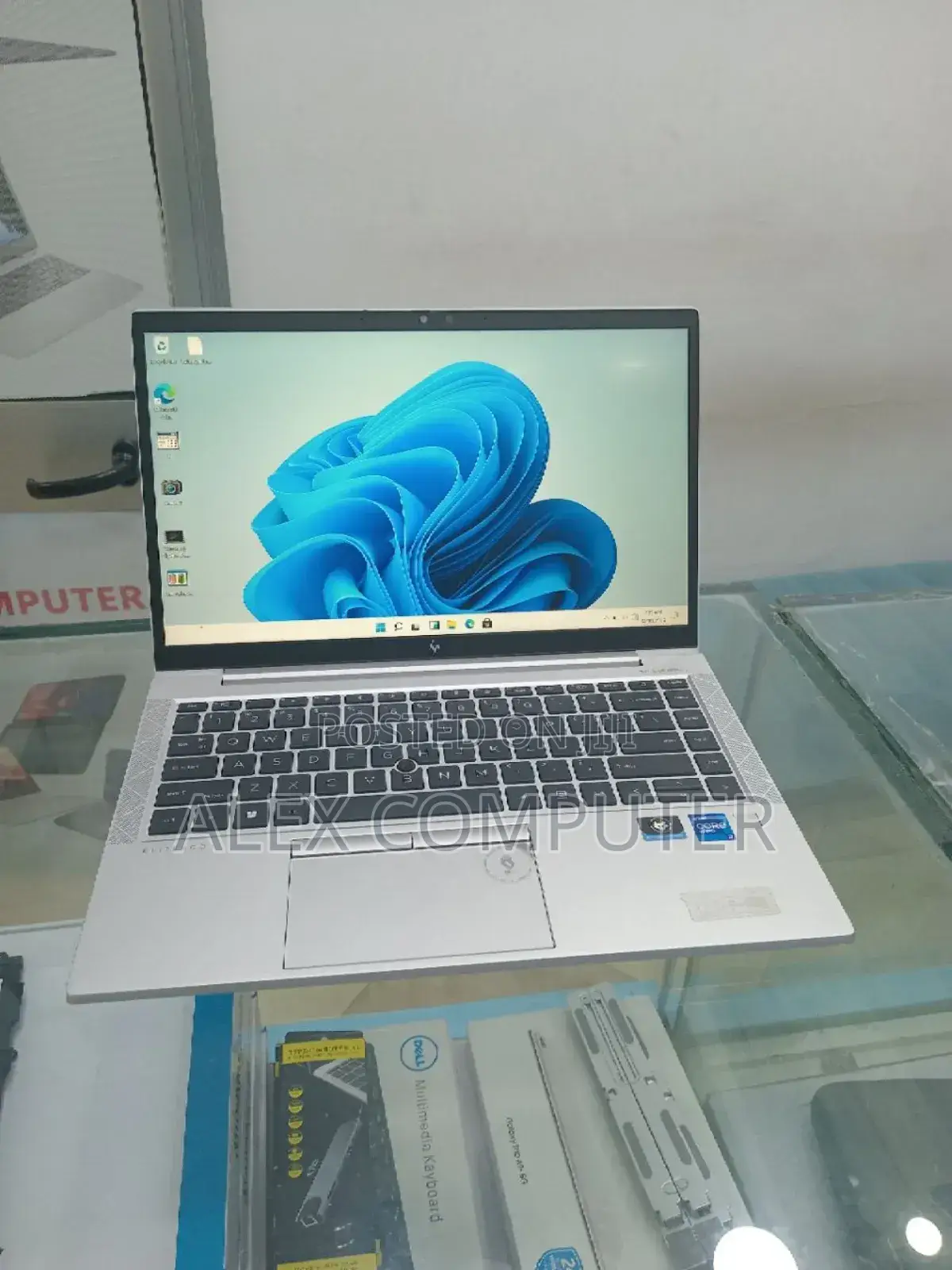 New Laptop HP EliteBook 840 G8 16GB Intel Core I7 SSD 512GB