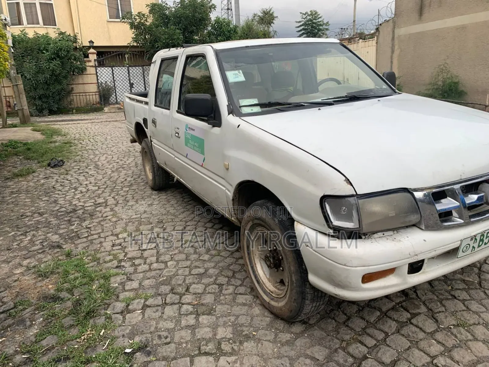 Isuzu Trooper 2002 White