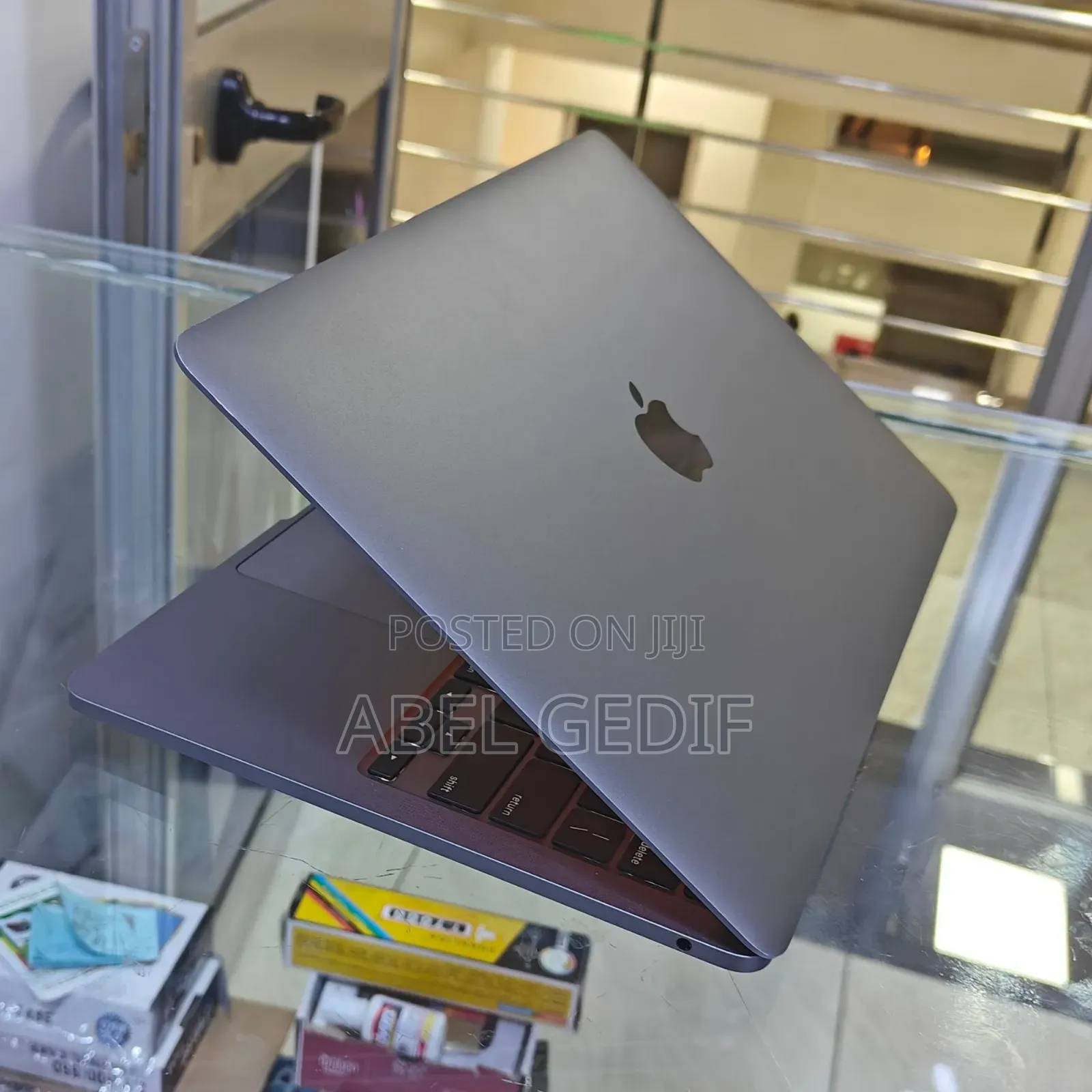 New Laptop Apple MacBook Pro 8GB Apple M2 SSD 256GB