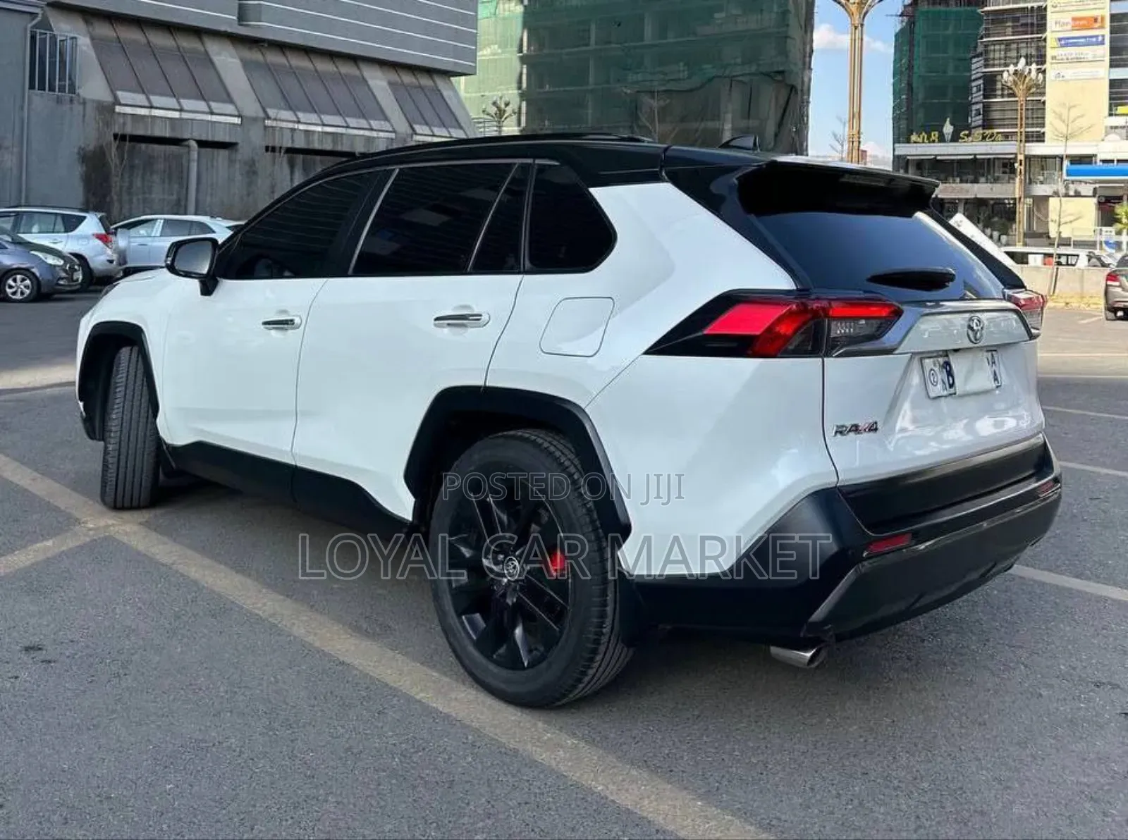 Toyota RAV4 2021 White