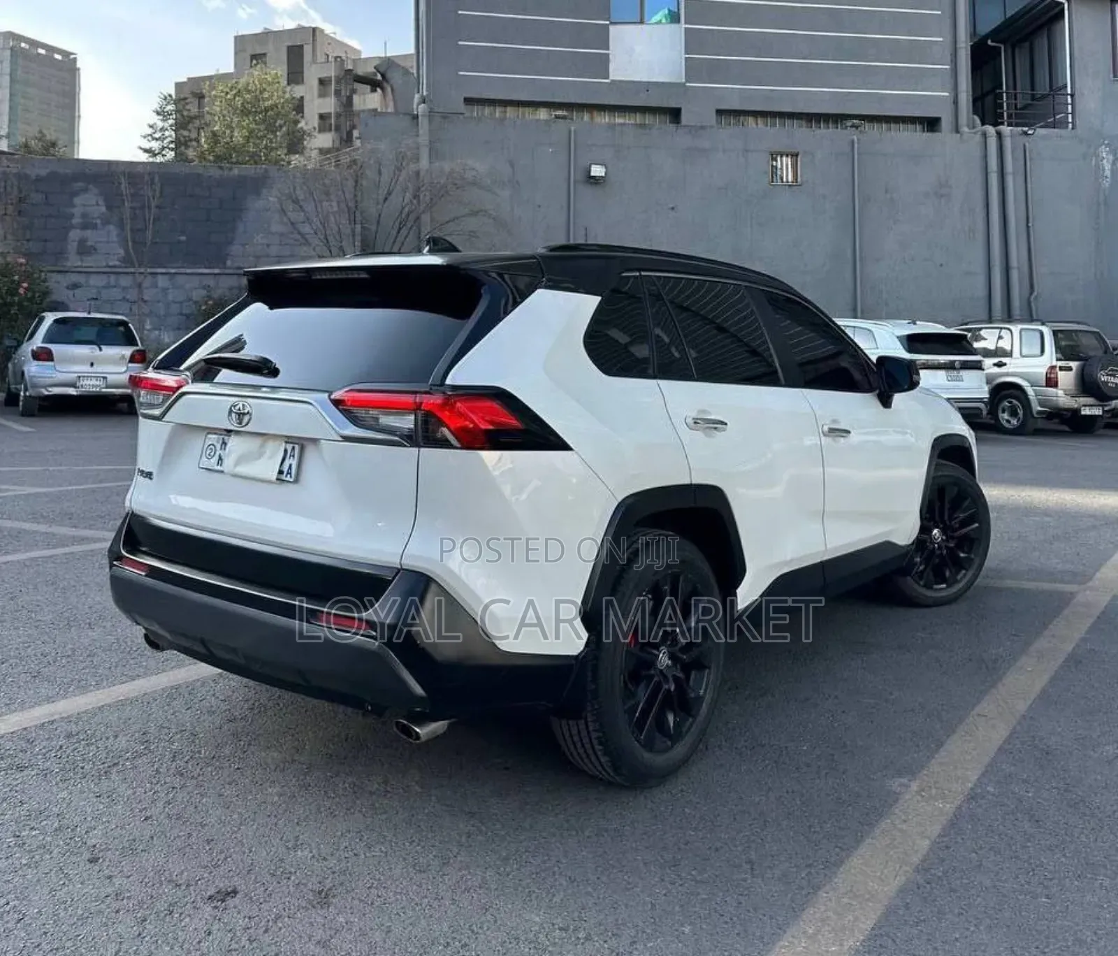 Toyota RAV4 2021 White