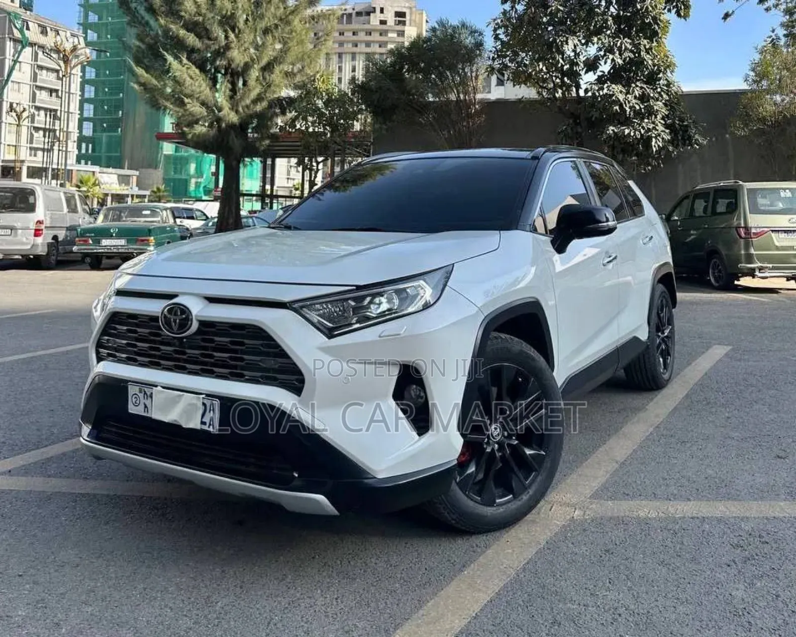 Toyota RAV4 2021 White