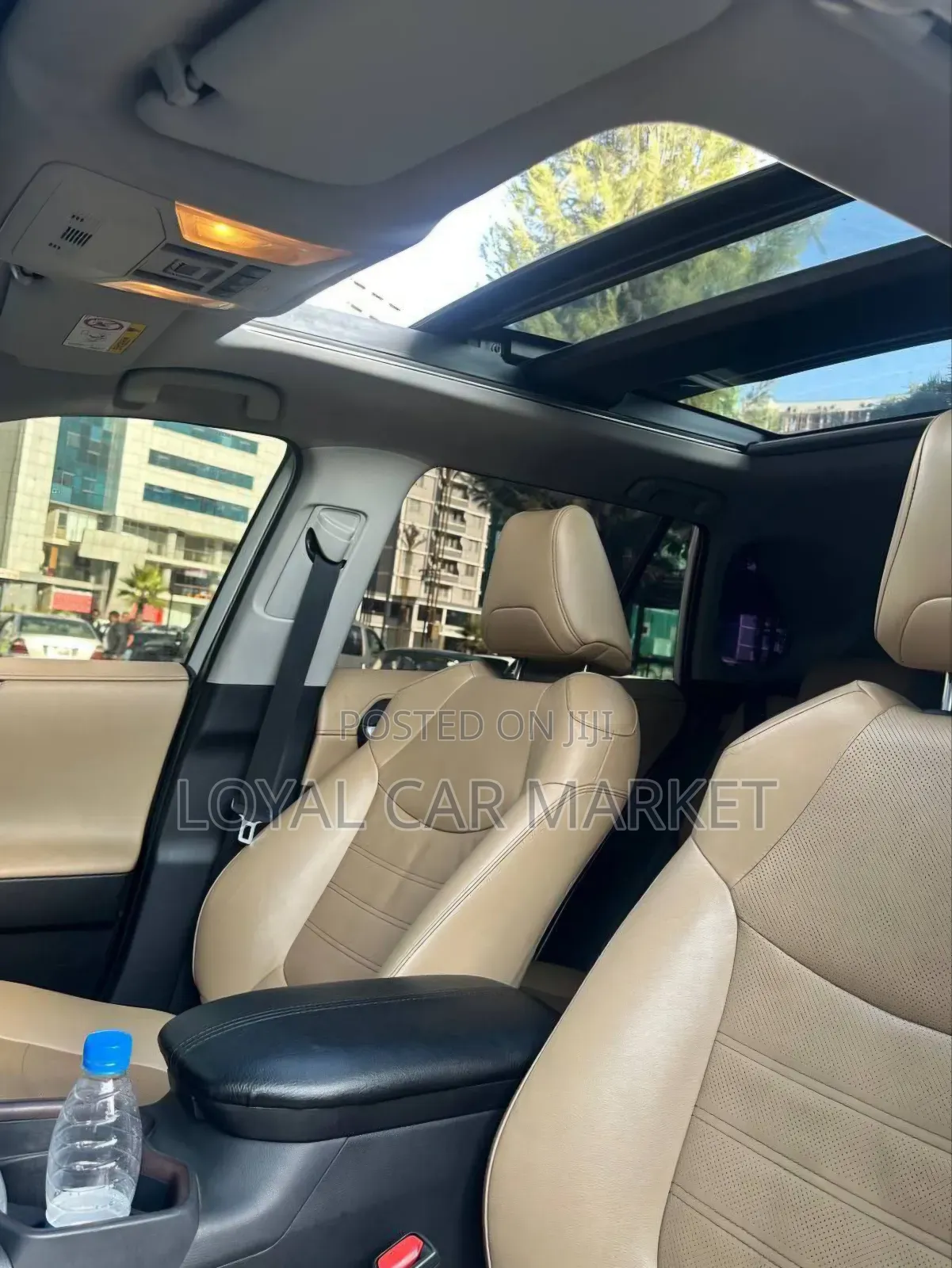 Toyota RAV4 2021 White