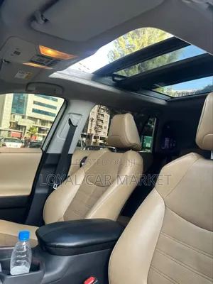 Toyota RAV4 2021 White