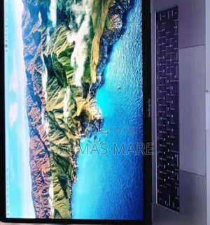 Photo - New Laptop Apple MacBook Pro 2017 16GB Intel Core I7 SSD 512GB