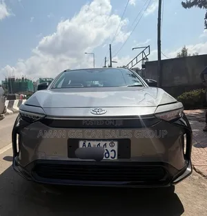 Photo - Toyota bZ4X 2023 Gray