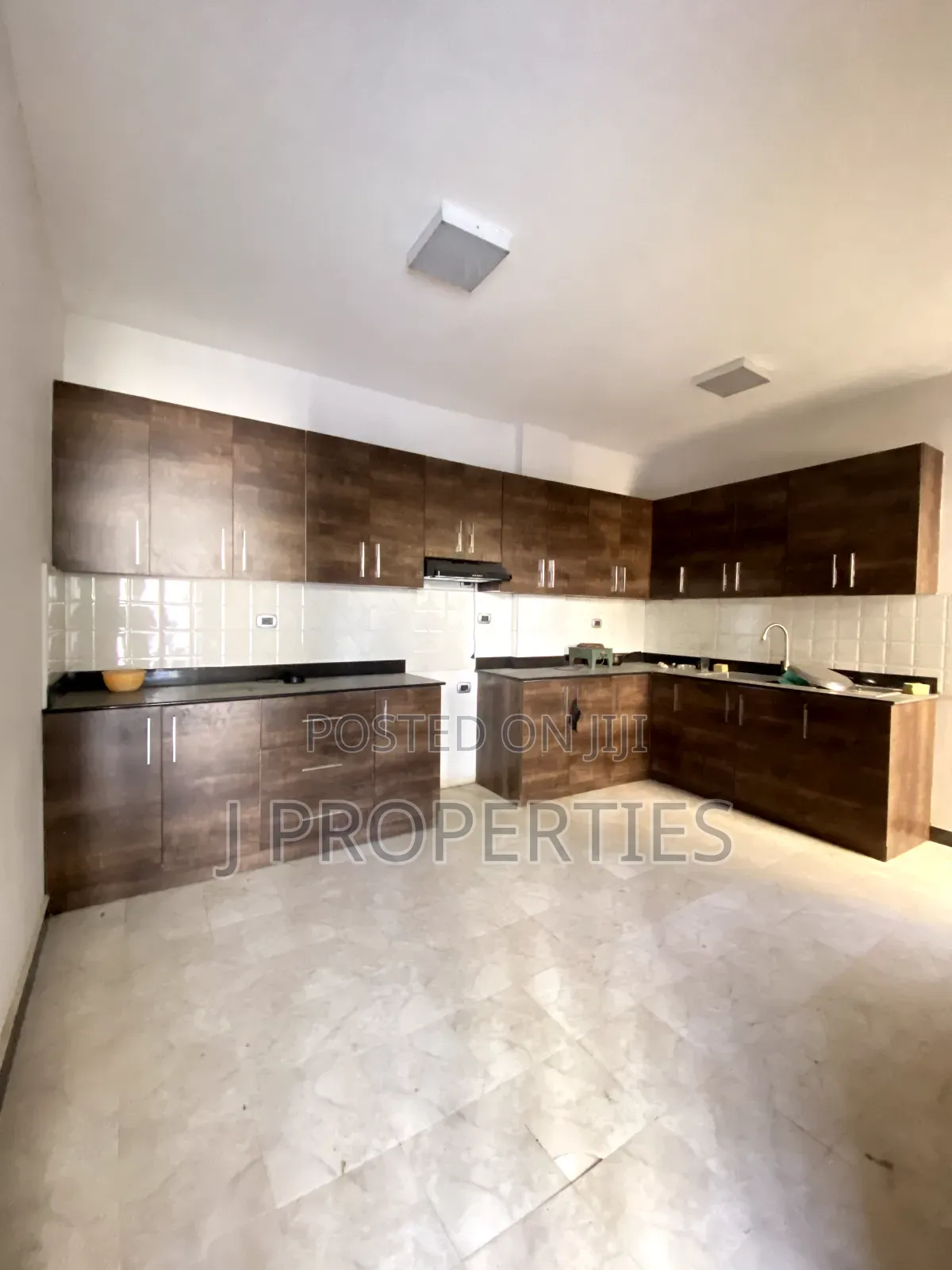4bdrm Villa in Nifas Silk-Lafto for rent